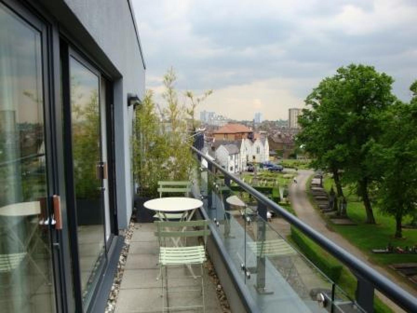 			1 Bedroom, 1 bath, 1 reception Flat			 Kimberley Road, QUEENS PARK/KILBURN